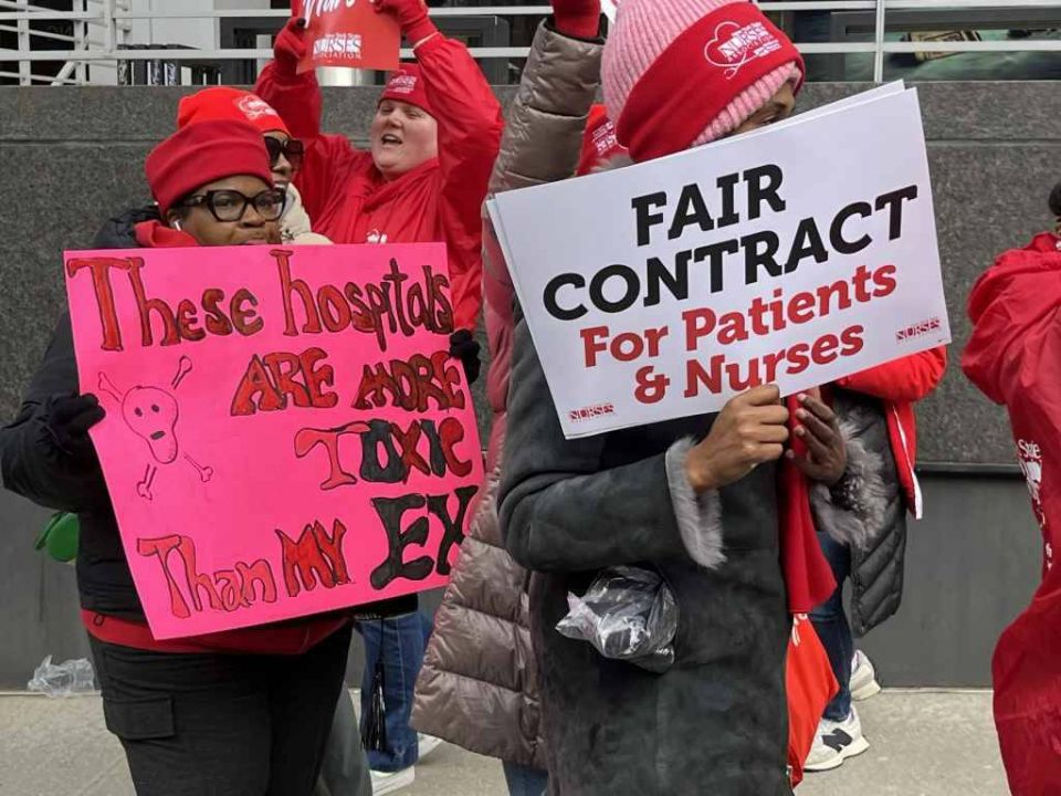 Крупнейшая забастовка медработников парализовала работу больниц Нью-Йорка