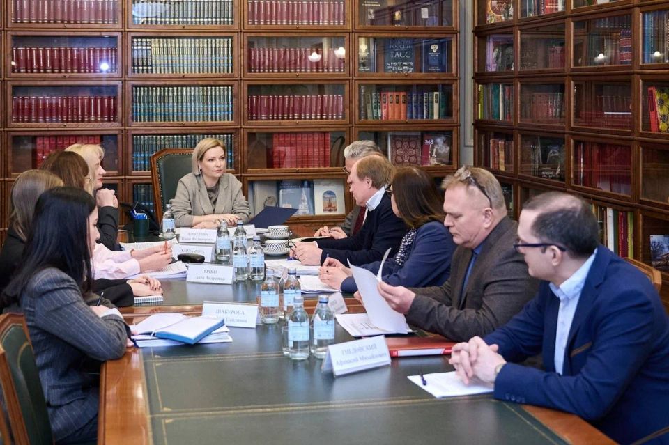 Ольга Любимова: Провела совещание по подготовке к празднованию 200-летия со дня рождения Льва Николаевича Толстого в 2028 году