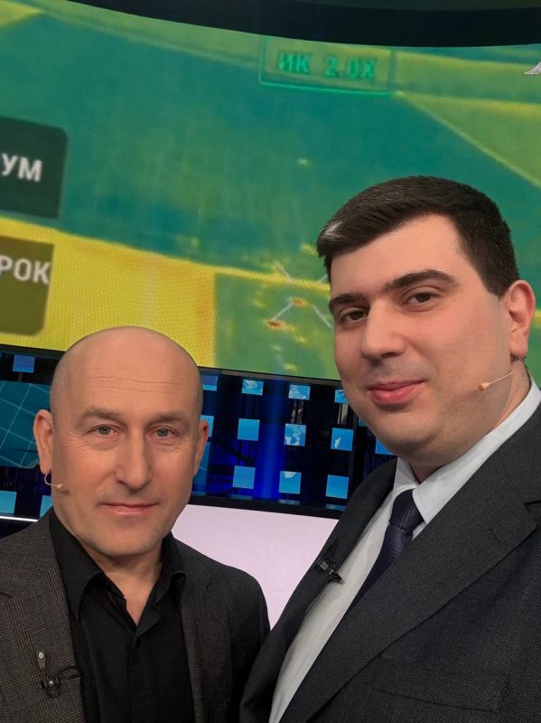 Приветствуем вместе с историком Николаем Стариковым из студии программы «Большая игра» на Первом канале