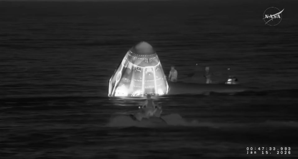 Медицинская эвакуация с МКС прошла успешно: Crew Dragon с космонавтом Роскосмоса Олегом Платоновым вернулся (приводнился недалеко от побережья в районе Калифорнии) на Землю