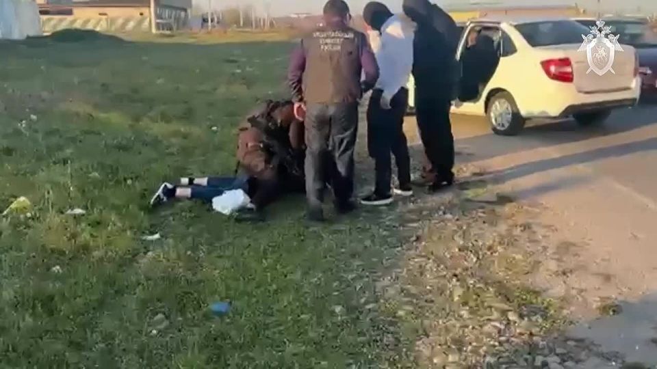 В СКР показали кадры задержания подростка, планировавшего теракт в отношении полицейских в Нальчике
