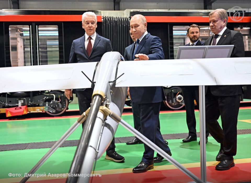 «Не верилось, признаться, вообще уже ни во что, так как без мнимой прокладки между рулем и сиденьем беспилотный автомобиль не может тронуться с места в России»