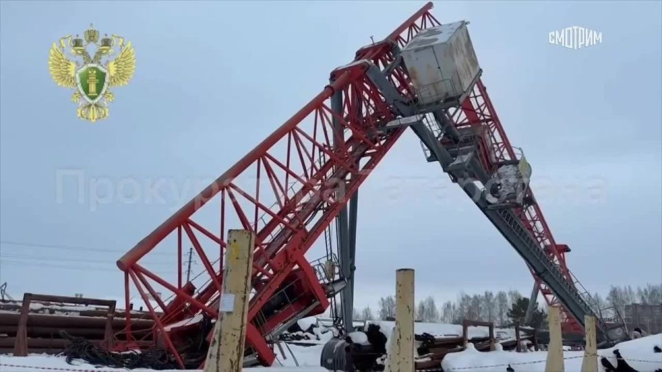 Женщина выжила после обрушения крана на механическом заводе в Бугульме, сообщает прокуратура Татарстана