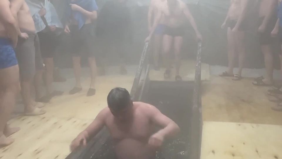 Алексей Цыденов: Дорогие земляки!. Примите самые теплые поздравления со светлым праздником Крещением Господним! Пусть святая вода сегодня принесет всем нам очищение души и тела