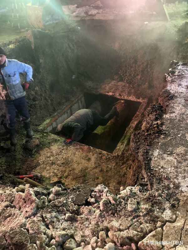 Более 140 многоквартирных домов и 18 соцобъектов Железногорска остались без тепла и горячей воды из-за аварии на участке магистральной тепловой сети