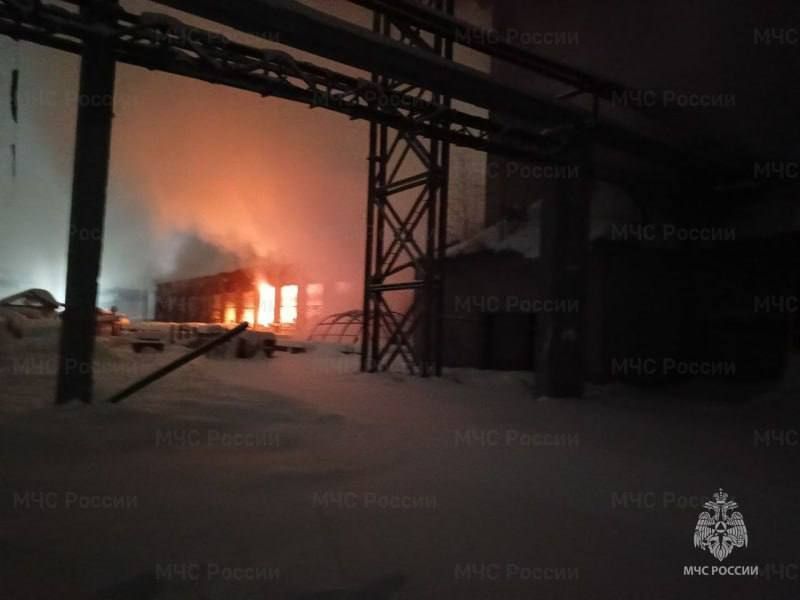 Пожар на площади 5 тысяч квадратных метров произошел на складе в подмосковном Протвино, сообщили в МЧС РФ