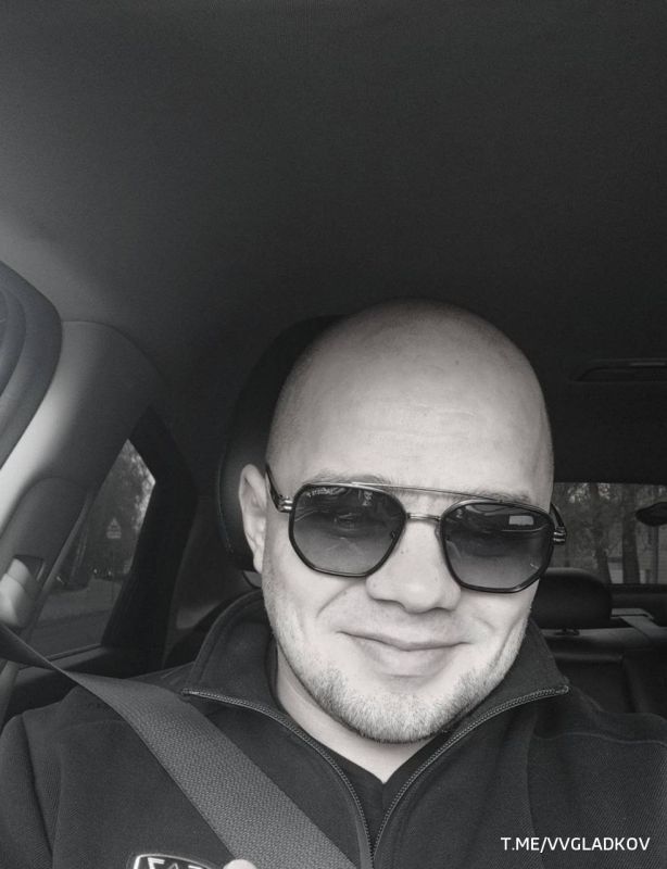 Помощник главы по безопасности Грайворонского округа Тимофей Тайлоков погиб в результате атаки украинского дрона в селе Головчино, сообщил губернатор Гладков