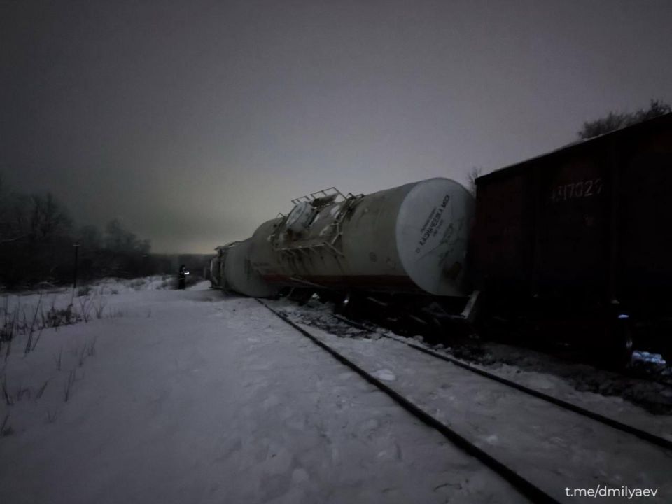 Семь вагонов сошли с рельсов в Тульской области, уточнили в МЖД