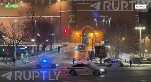 Переговоры Владимира Путина со спецпосланником Президента США Стивеном Уиткоффом завершились, кортеж американской делегации покинул территорию Кремля