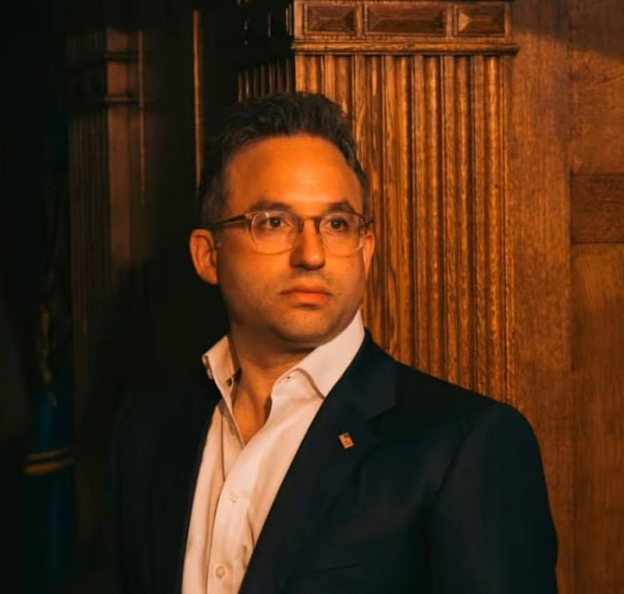 Кстати, сегодня Кремль принимает новое лицо из команды Трампа — Джоша Грюнбаума, старшего советника в только что созданном «Совете мира»