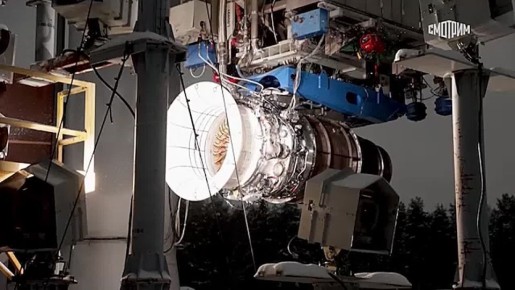 Авиадвигатель ПД-8 для самолета "Суперджет" прошел испытания на попадание птиц