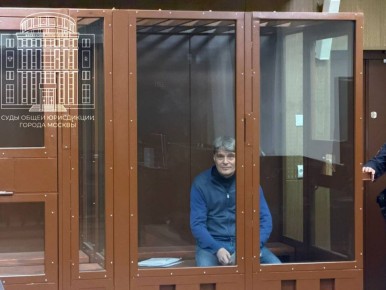 Столичный суд продлил арест гендиректору музыкального издательства "Джем" Андрею Черкасову до 20 февраля, сообщает пресс-служба судов общей юрисдикции Москвы