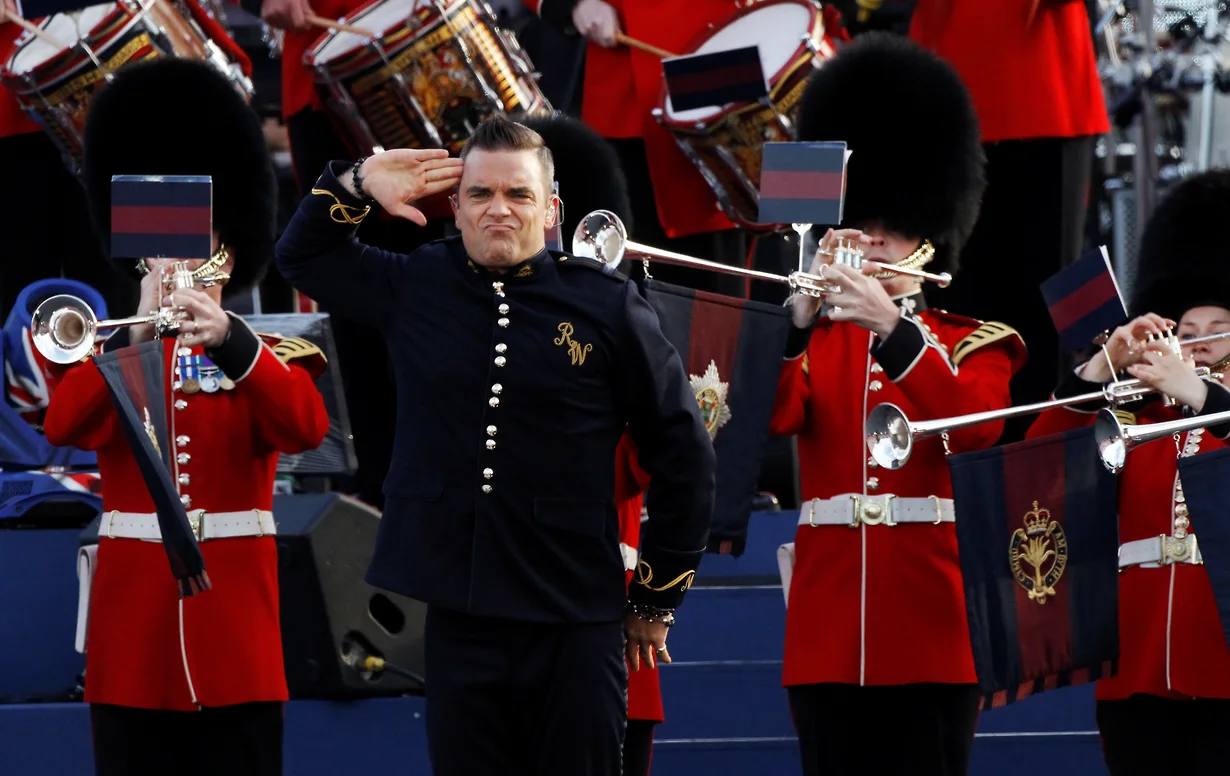 Новый альбом Робби Уильямса «Britpop» возглавил британский Official Albums Chart Top 100