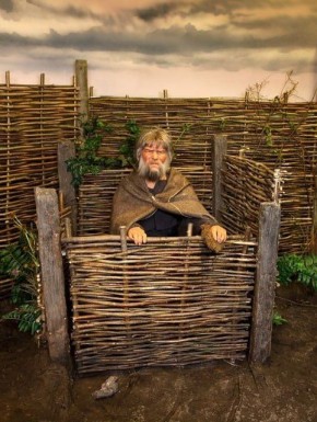 МАШИНА ВРЕМЕНИ им. Зеленского: в Киеве готовятся копать «уличные туалеты как в деревне»