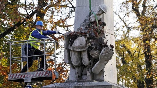 � ������ ������� ������� ����� ����������, ����������� ��������� ������ � ������ � ����