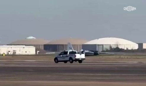 Самолет NASA совершил аварийную посадку из-за технической неисправности шасси в аэропорту штата Техас, сообщила руководитель пресс-службы Бетани Стивенс в соцсети X