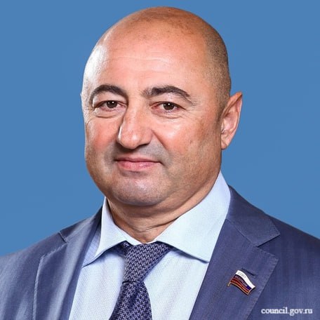 Сенатор от Нижегородской области Александр Вайнберг досрочно сложил полномочия по собственному желанию и отправится на СВО, сообщил спикер регионального парламента Евгений Люлин