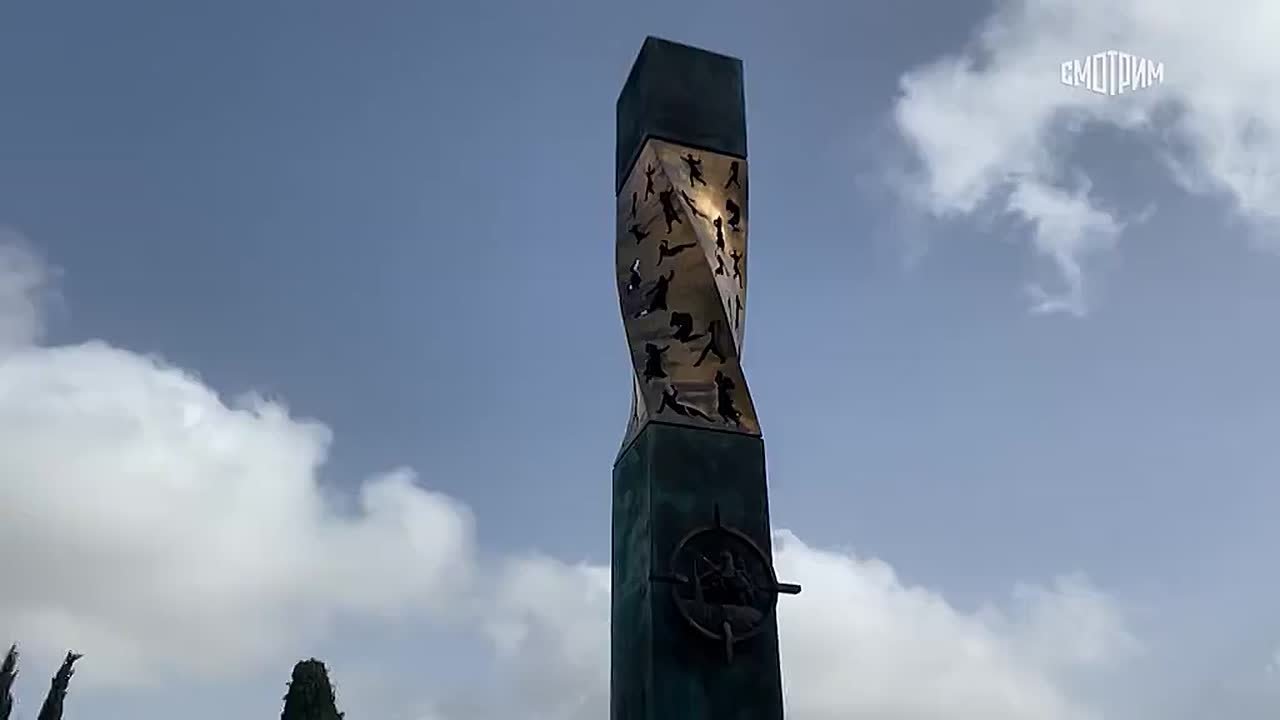 11111"Мы радуемся той победе, которую принесла Красная армия": в Израиле почтили память блокадников Ленинграда и жертв Холокоста и возложили цветы к монументу "Свеча памяти" в центре Иерусалима