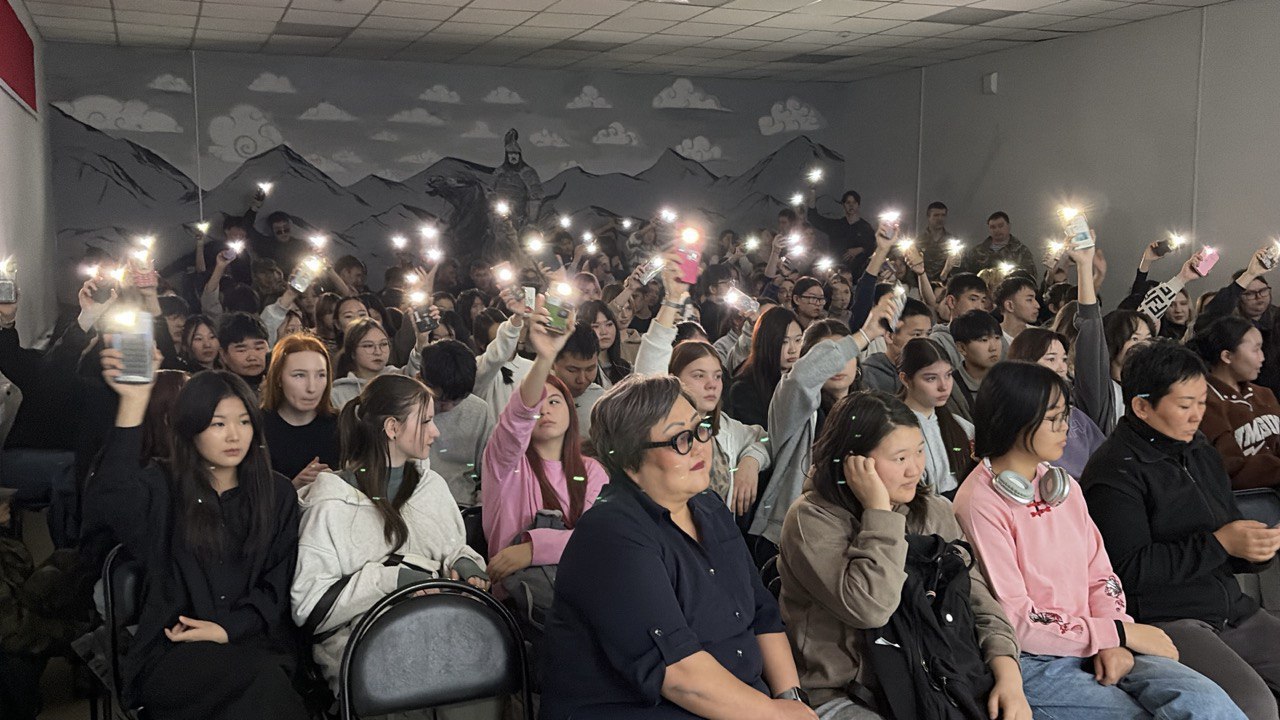 В Бурятии ветераны СВО рассказали учащимся колледжа о мужестве и ответственности В Бурятии ветераны СВО рассказали учащимся колледжа о мужестве и ответственности