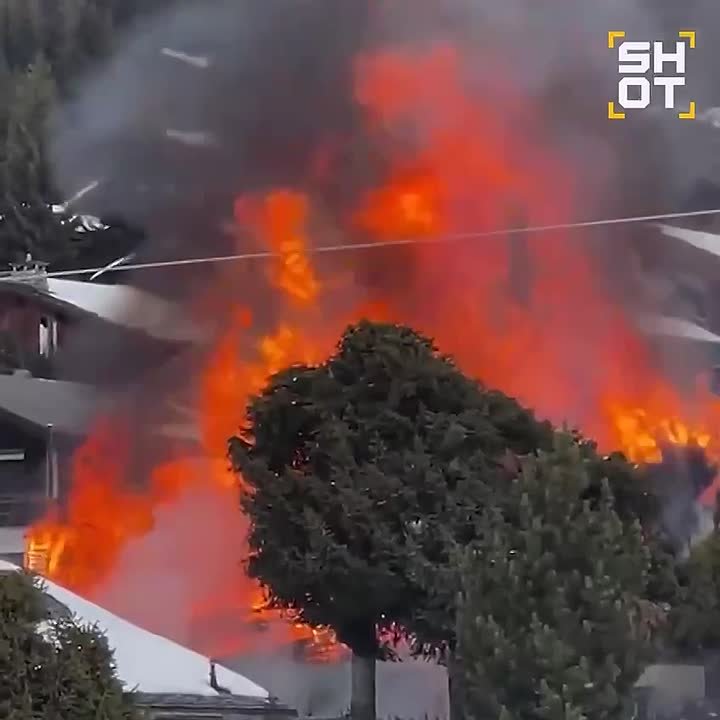 Уничтожили улики? В Куршевеле сгорело здание бутика «Рандеву», где проходила скандальная вечеринка бренда