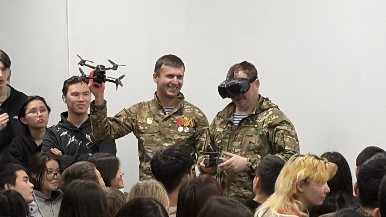 В Бурятии ветераны СВО рассказали учащимся колледжа о мужестве и ответственности В Бурятии ветераны СВО рассказали учащимся колледжа о мужестве и ответственности