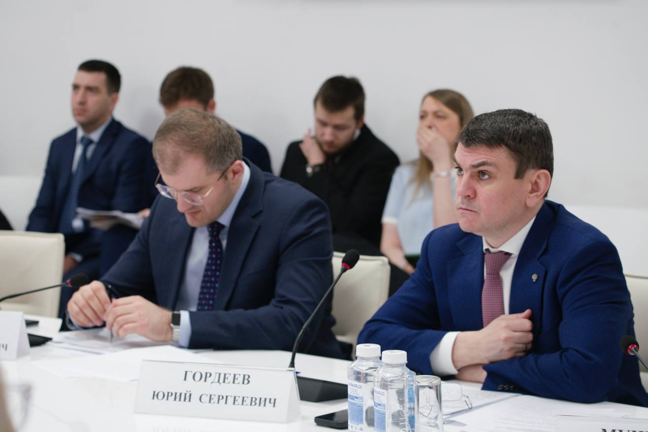 Глава Минстроя России Ирек Файзуллин принял участие в заседании президиума (штаба) Правительственной комиссии по региональному развитию Глава Минстроя России Ирек Файзуллин принял участие в заседании президиума (штаба) Правительственной комиссии по региональному развитию