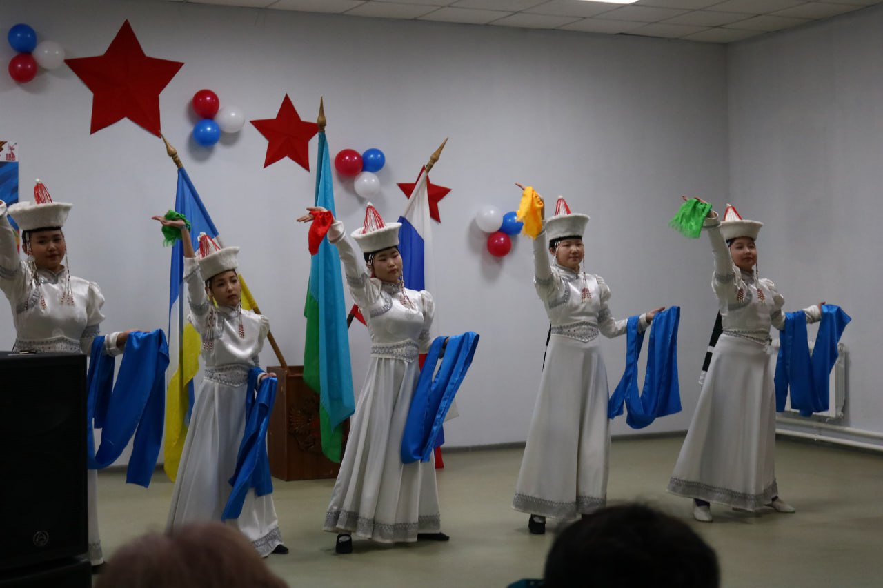 В Бурятии ветераны СВО рассказали учащимся колледжа о мужестве и ответственности В Бурятии ветераны СВО рассказали учащимся колледжа о мужестве и ответственности