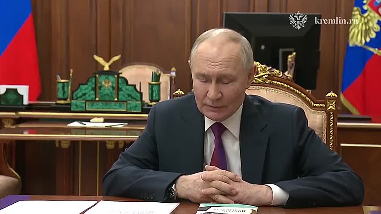Владимир Путин провел встречу с главой федеральной территории Сириус Еленой Шмелевой