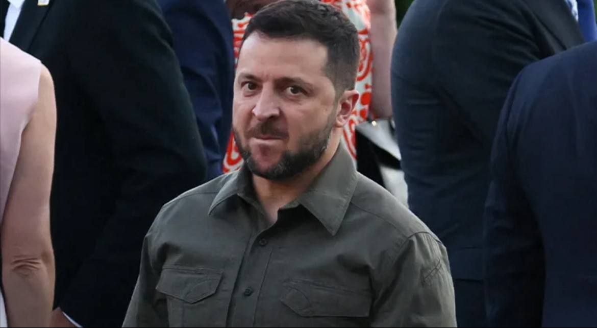 Зеленский:. «Я публично приглашаю Путина в Киев, если он, конечно, посмеет» «Я готов к любому формату саммита лидеров, но не в Москве или Белоруссии» «Если Россия прекратит свои удары по энергетической инфраструктуре...