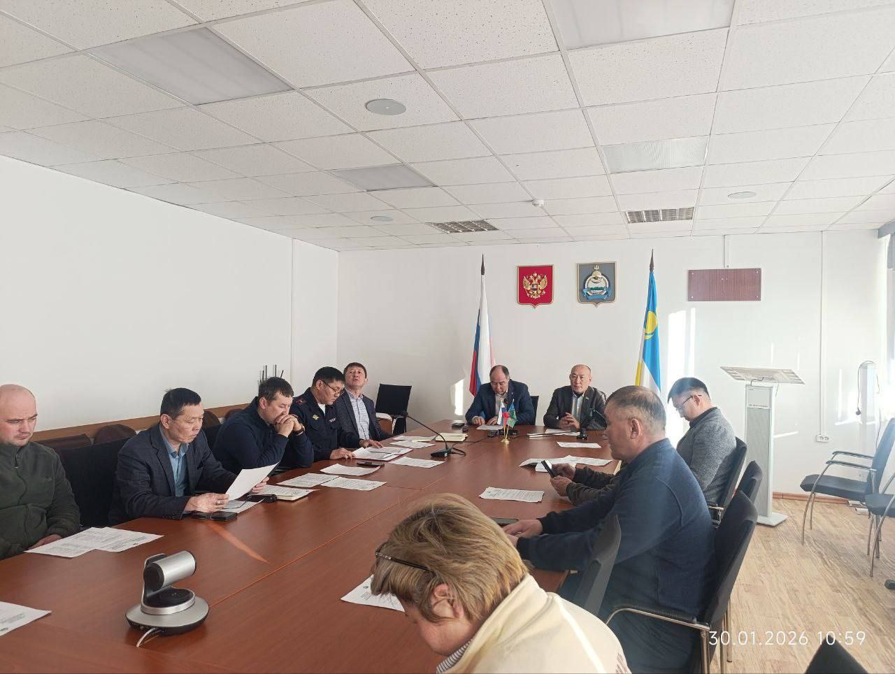 Сегодня заместитель Председателя Народного Хурала РБ Баир Гармаев принял участие в очередном заседании Комиссии по повышению безопасности дорожного движения, созданной при главе муниципального образования «Курумканский...