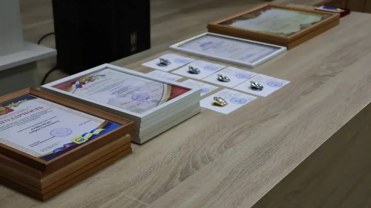 Министр внутренних дел по Республике Бурятия генерал-майор полиции Олег Кудинов посетил сводный отряд, несущий службу в Северо-Кавказском регионе Министр внутренних дел по Республике Бурятия генерал-майор полиции Олег Кудинов посетил сводный отряд, несущий службу в Северо-Кавказском регионе