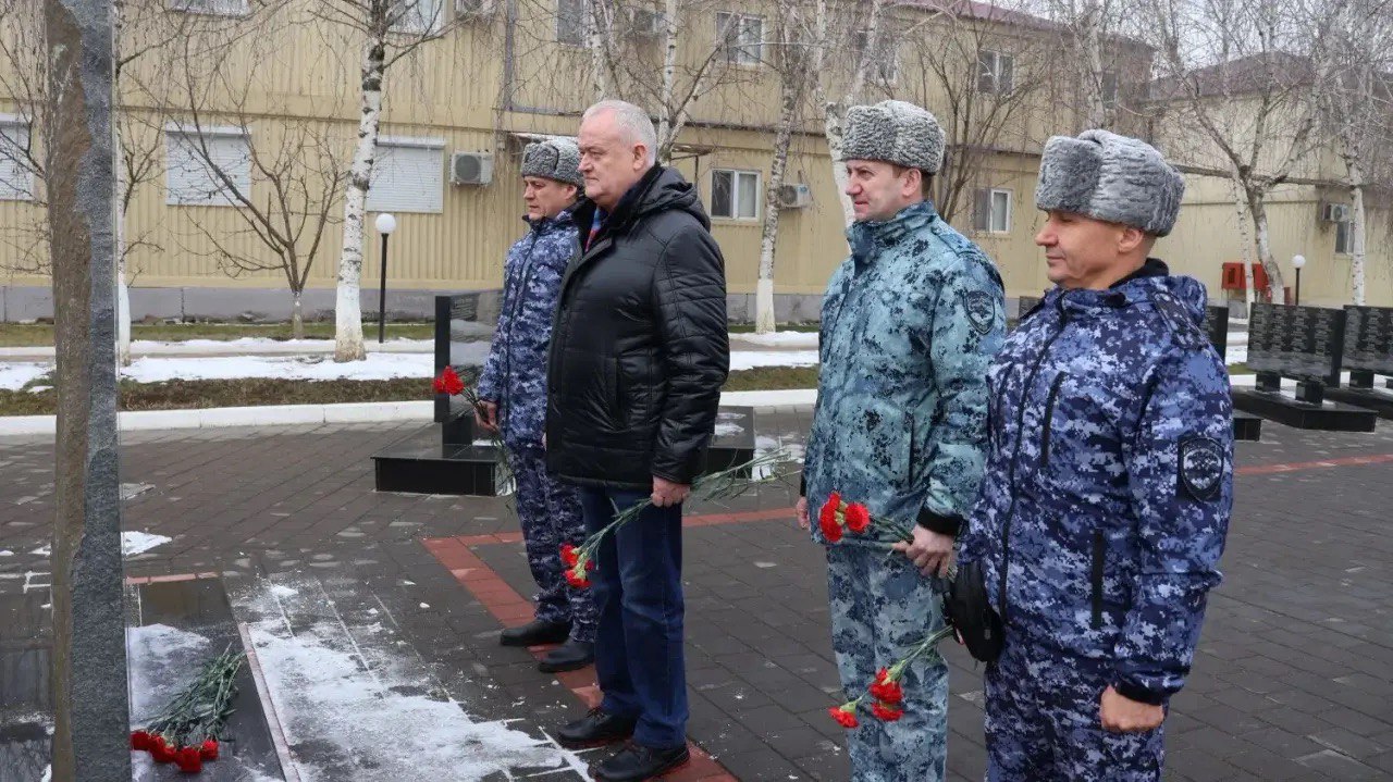 Министр внутренних дел по Республике Бурятия генерал-майор полиции Олег Кудинов посетил сводный отряд, несущий службу в Северо-Кавказском регионе Министр внутренних дел по Республике Бурятия генерал-майор полиции Олег Кудинов посетил сводный отряд, несущий службу в Северо-Кавказском регионе