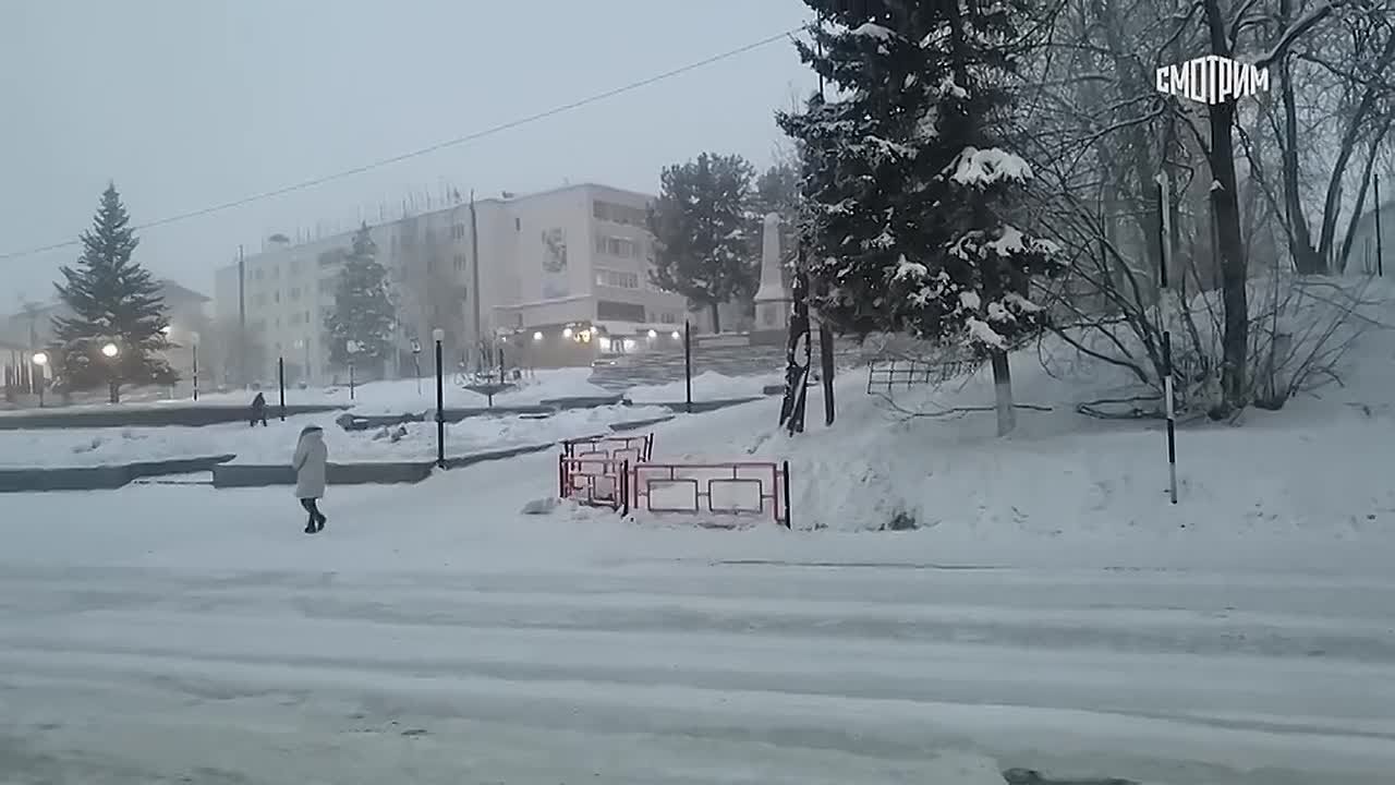 В Бодайбо Иркутской области из-за перемерзания водопровода без воды и тепла остался 141 дом, где проживают более 1,3 тысячи человек