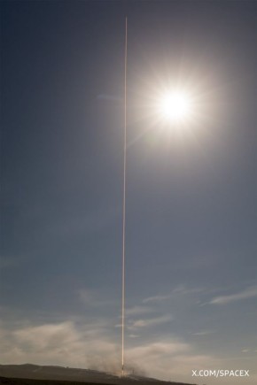 ������ SpaceX ��������� � ������ 25 ��������-��������� Starlink, ��������� �� �������� �������� � ������� X