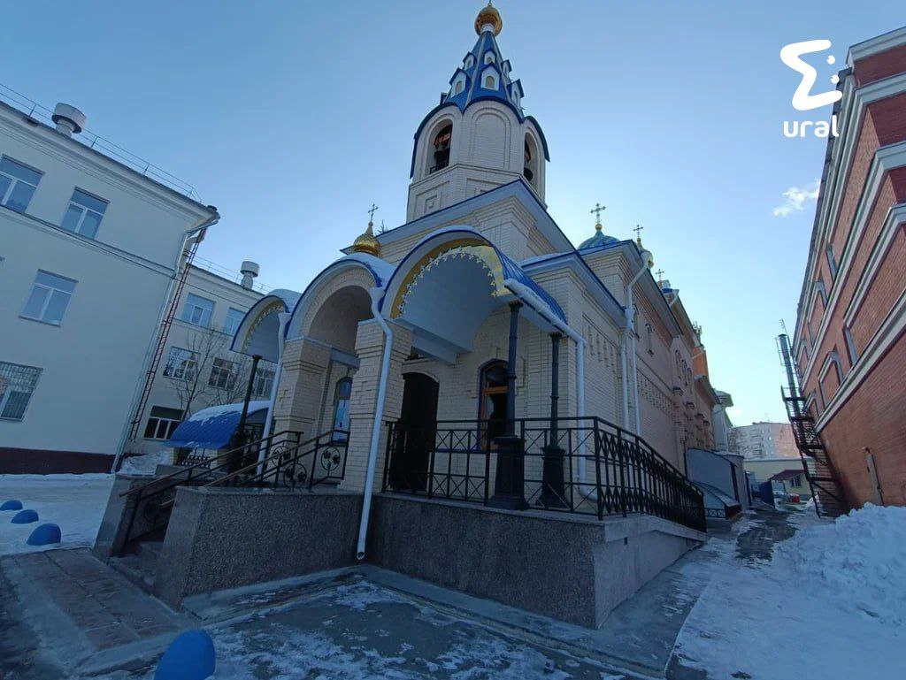 Неизвестный напал с ножом на прихожан храма прямо во время утренней службы