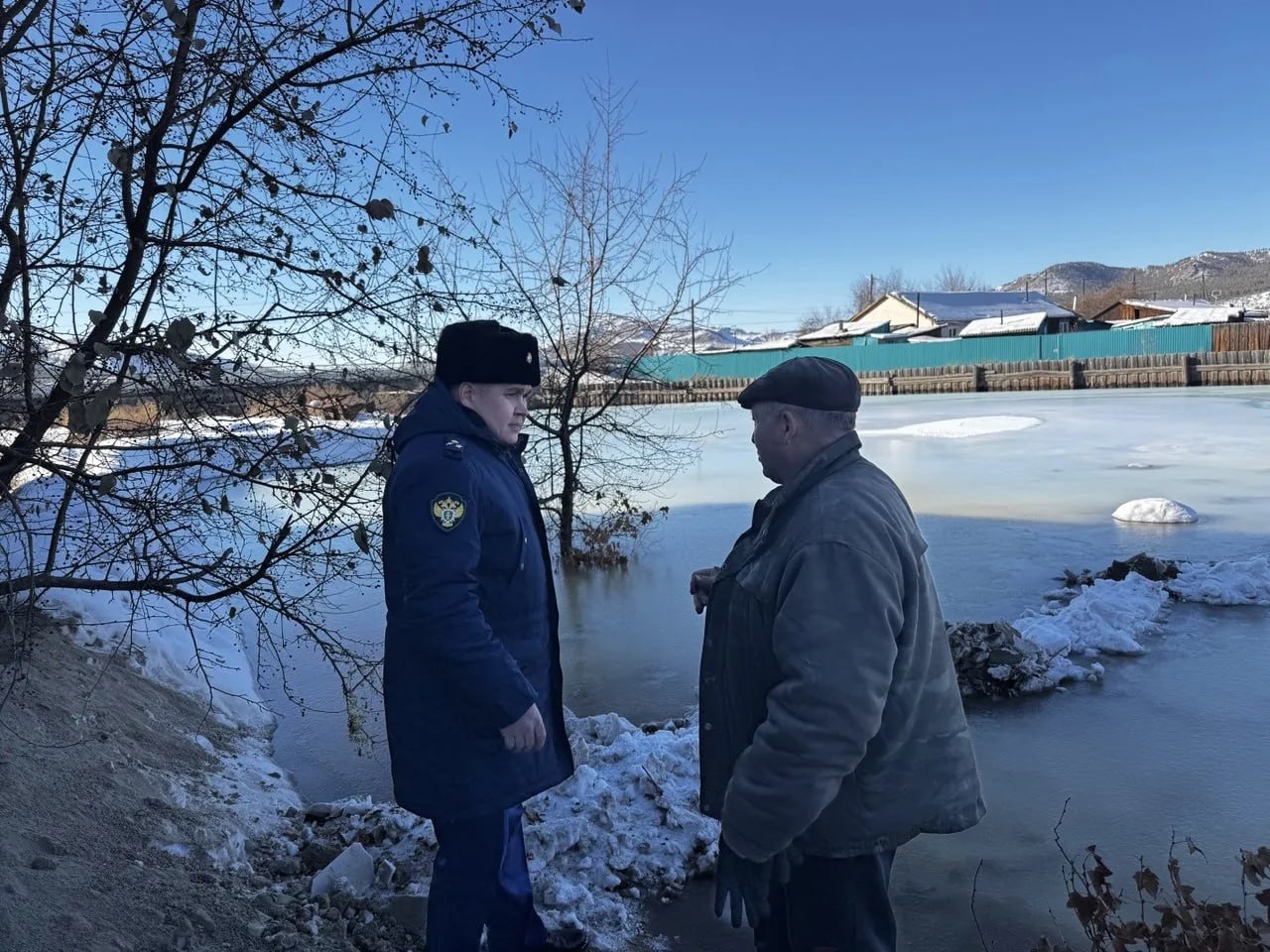 Прокуратура Тарбагатайского района контролирует ситуацию с выходом наледных вод на реке Куйтунка Прокуратура Тарбагатайского района контролирует ситуацию с выходом наледных вод на реке Куйтунка