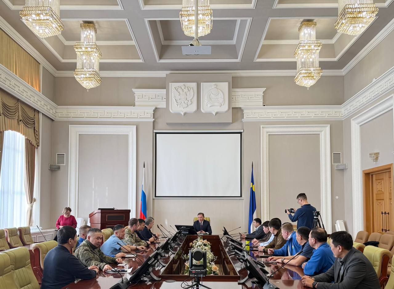 В Правительстве Бурятии прошла церемония вручения золотых и серебряных знаков отличия Всероссийского физкультурно-спортивного комплекса «Готов к труду и обороне» В Правительстве Бурятии прошла церемония вручения золотых и серебряных знаков отличия Всероссийского физкультурно-спортивного комплекса «Готов к труду и обороне»