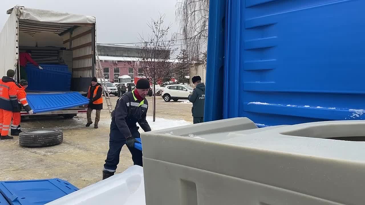 В Белгород завезли биотуалеты, переданные в качестве гуманитарной помощи из Московской области