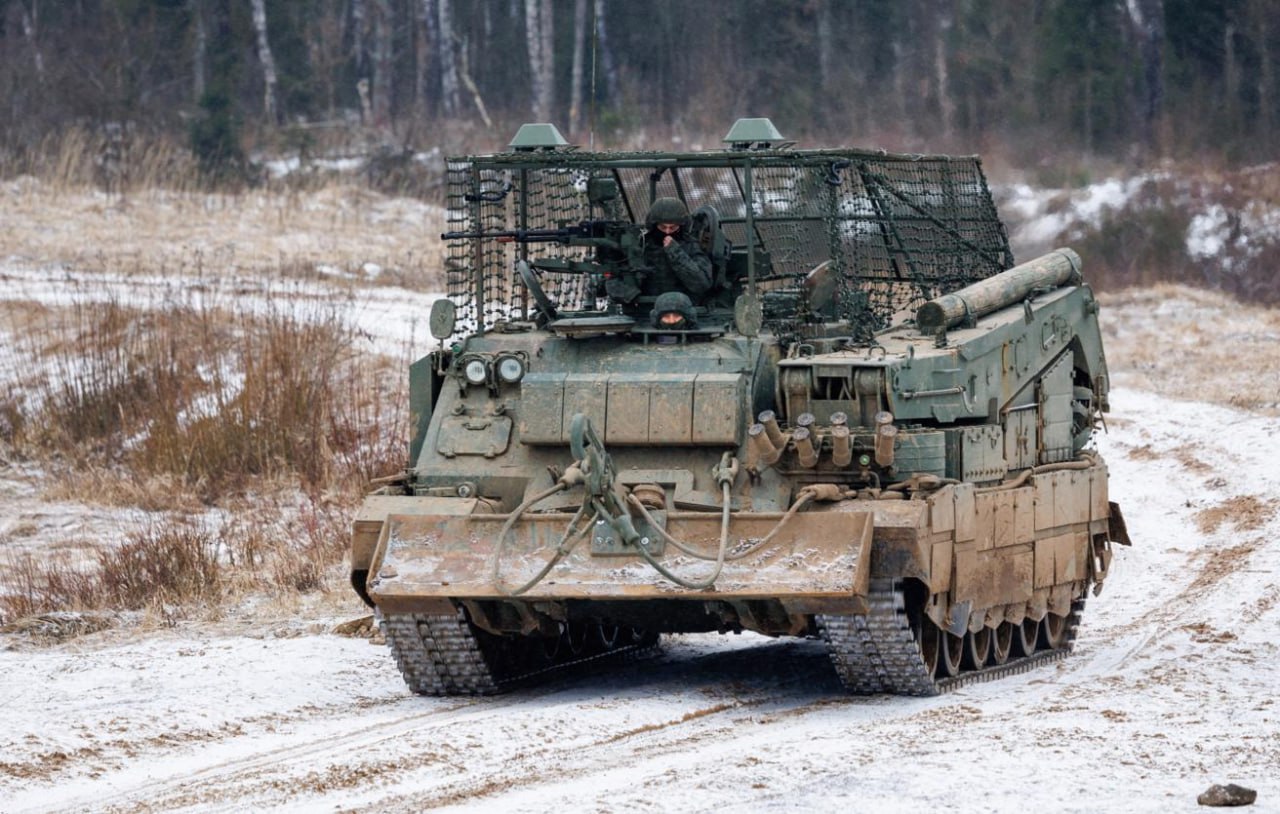 «Уралвагонзавод» отправил в войска партию модернизированных БРЭМ-80