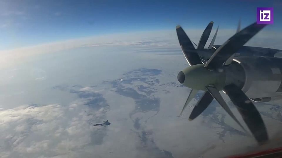 Стратегические ракетоносцы Ту-95МС выполнили полет над Беринговым морем