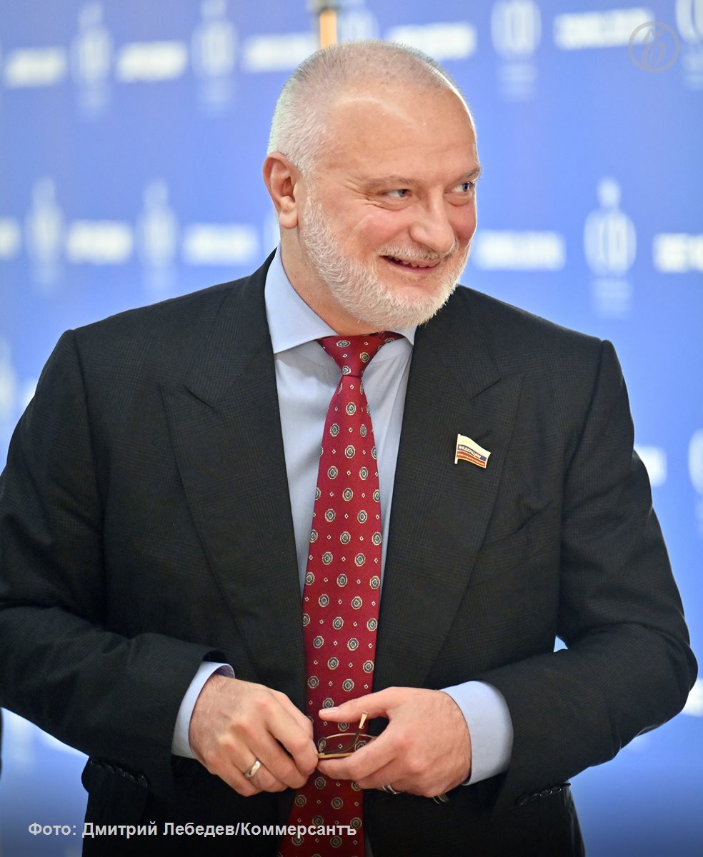 Российские власти не намерены контролировать Telegram, заявил глава комитета Совета федерации по конституционному законодательству Андрей Клишас