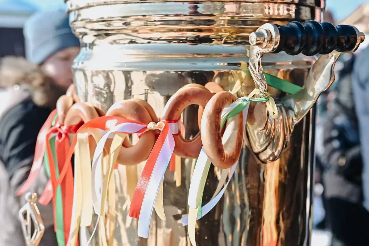 Алексей Цыденов: Белый месяц встретили, бууз наелись, пришло время - блинов Алексей Цыденов: Белый месяц встретили, бууз наелись, пришло время - блинов