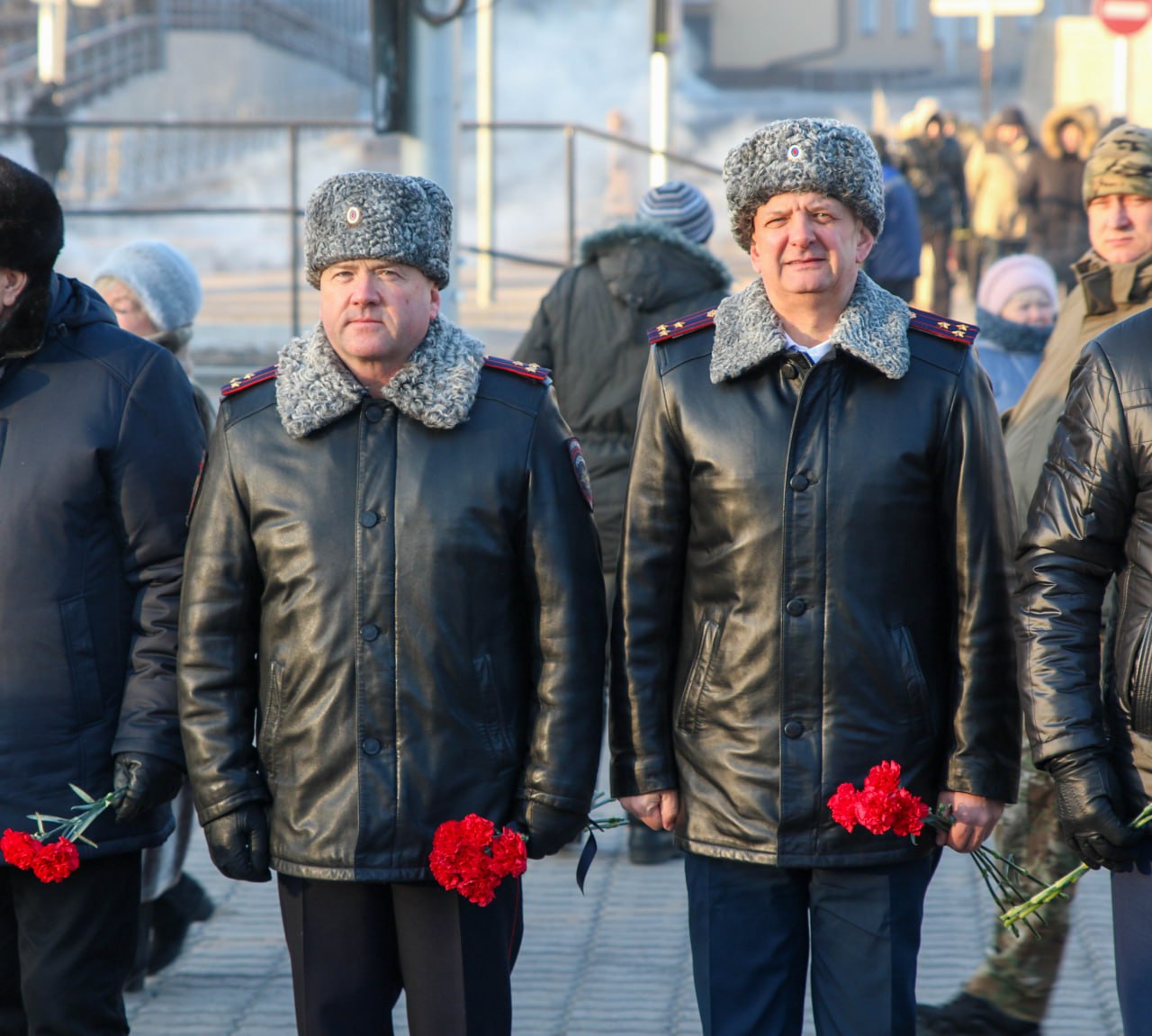 Руководство МВД по Республике Бурятия приняло участие в церемонии возложения цветов в День защитника Отечества Руководство МВД по Республике Бурятия приняло участие в церемонии возложения цветов в День защитника Отечества