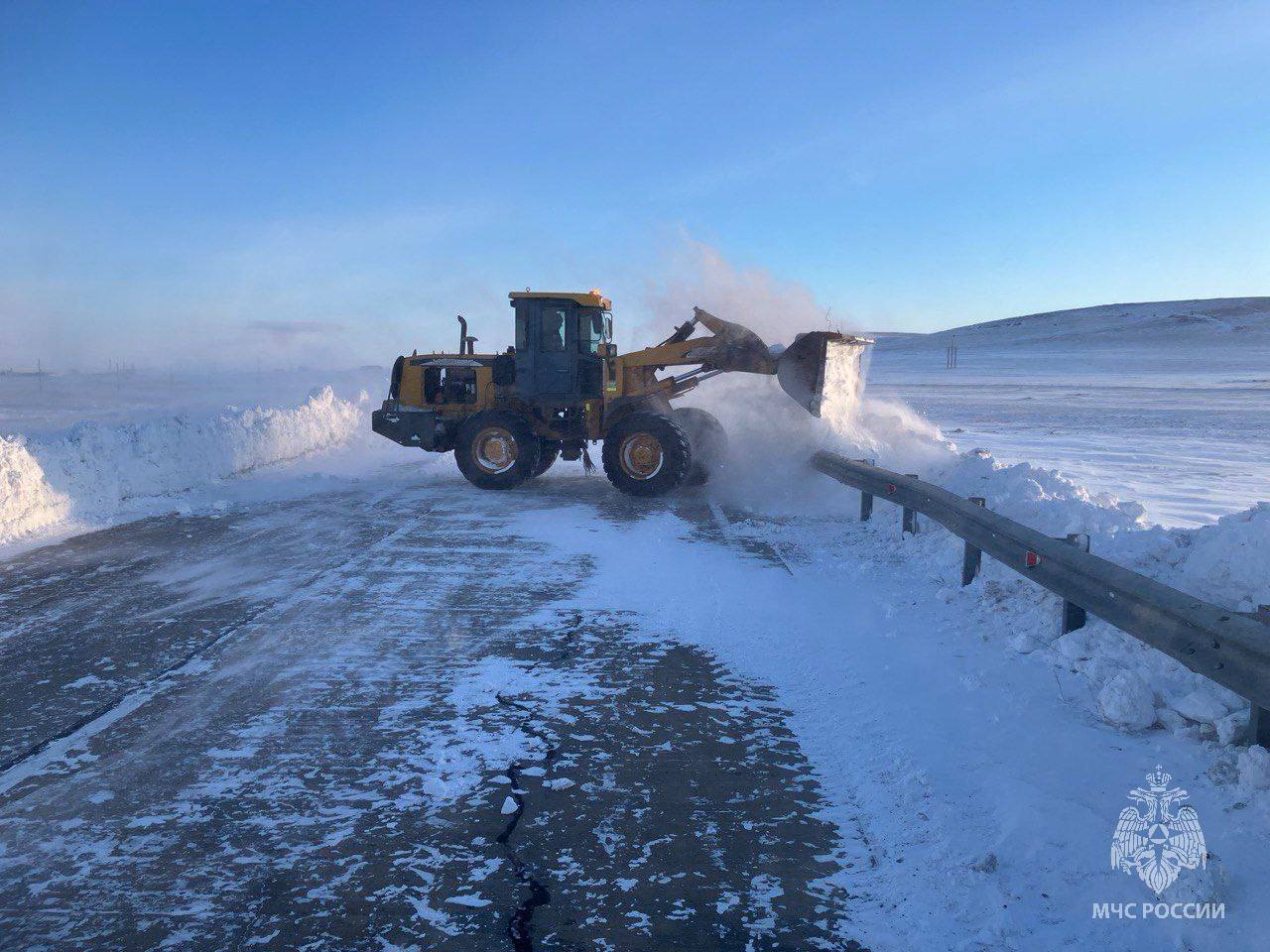 В Забайкалье сильный ветер перекрыл трассу, собрав в одном месте 159 авто В Забайкалье сильный ветер перекрыл трассу, собрав в одном месте 159 авто