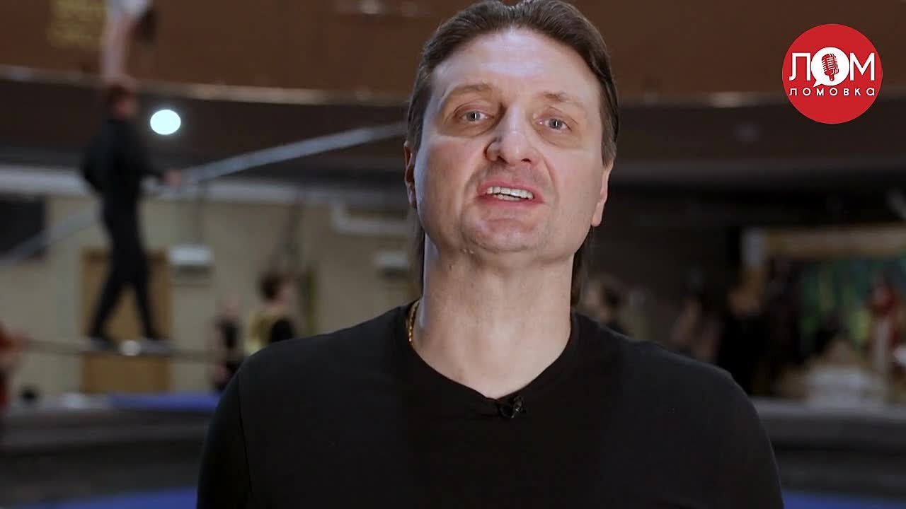 Гендиректор Большого Московского государственного цирка Эдгард Запашный поздравил россиян с Днем защитника Отечества