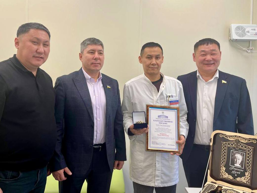 В преддверии празднования Дня защитника Отечества депутаты Народного Хурала Бурятии приняли участие в социально-значимой акции, направленной на заботу о здоровье ветеранов и действующих военнослужащих — участников... В преддверии празднования Дня защитника Отечества депутаты Народного Хурала Бурятии приняли участие в социально-значимой акции, направленной на заботу о здоровье ветеранов и действующих военнослужащих — участников...