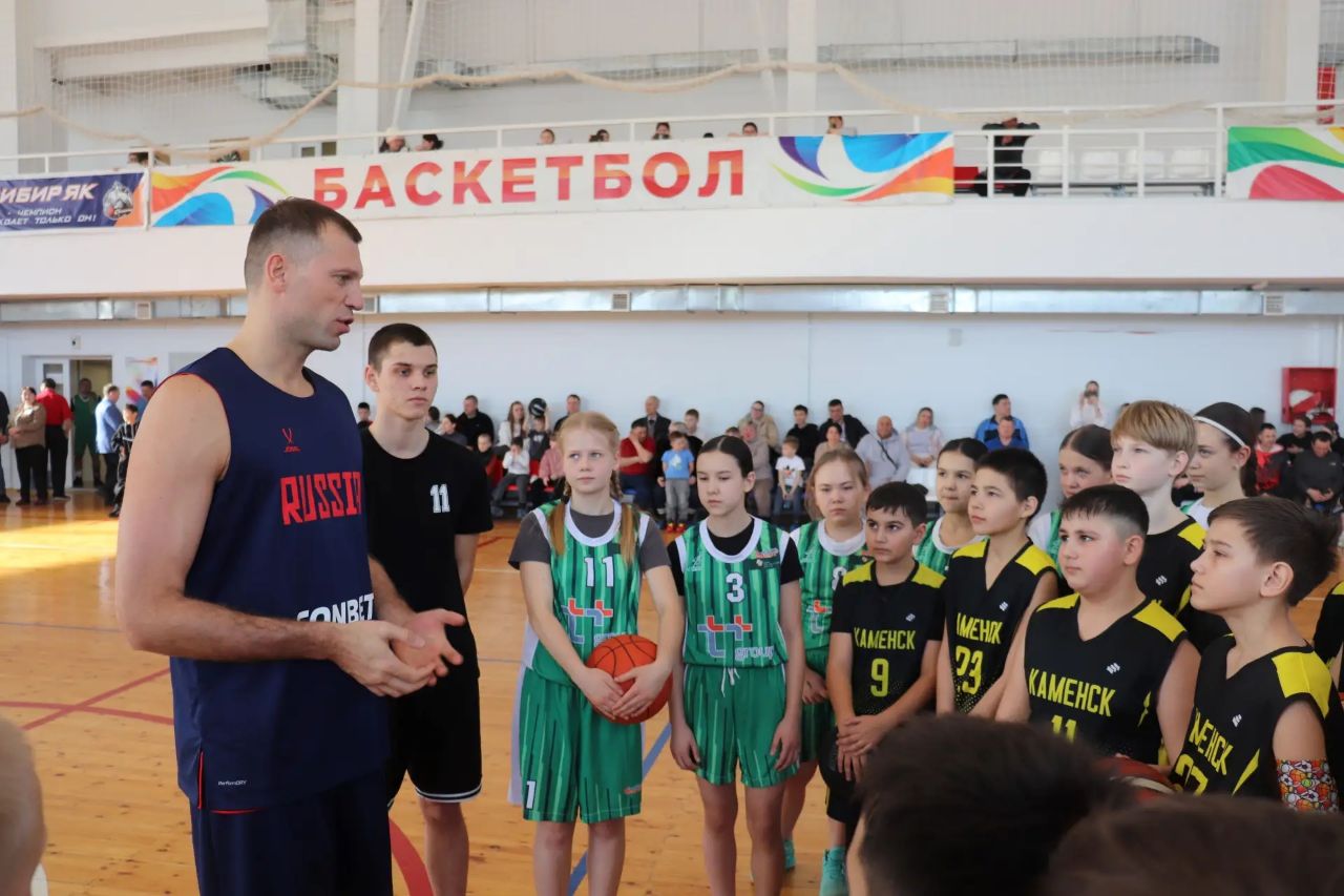 В субботу, 21 февраля 2026 года, Кабанский район посетил прославленный российский баскетболист, Чемпион Европы, заслуженный мастер спорта России Сергей Александрович Моня В субботу, 21 февраля 2026 года, Кабанский район посетил прославленный российский баскетболист, Чемпион Европы, заслуженный мастер спорта России Сергей Александрович Моня