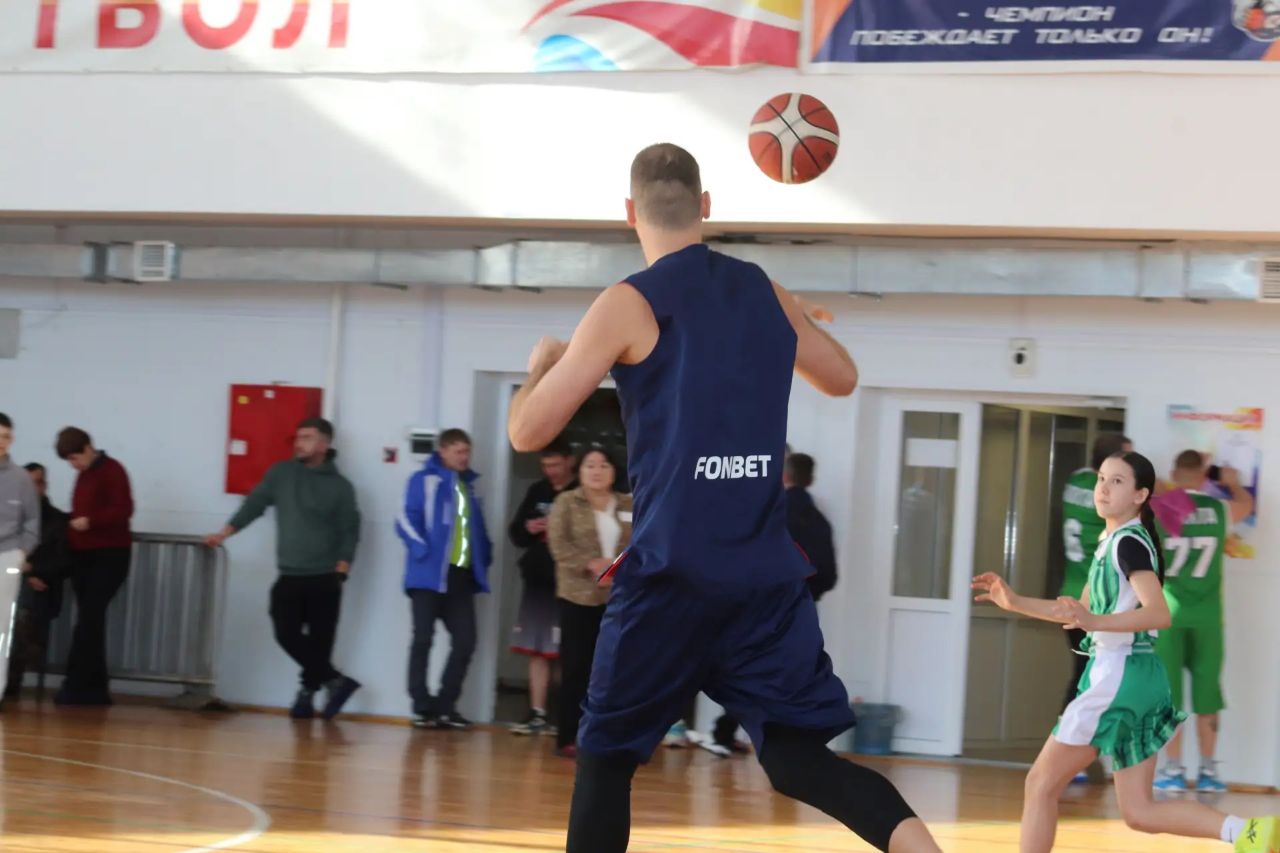 В субботу, 21 февраля 2026 года, Кабанский район посетил прославленный российский баскетболист, Чемпион Европы, заслуженный мастер спорта России Сергей Александрович Моня В субботу, 21 февраля 2026 года, Кабанский район посетил прославленный российский баскетболист, Чемпион Европы, заслуженный мастер спорта России Сергей Александрович Моня