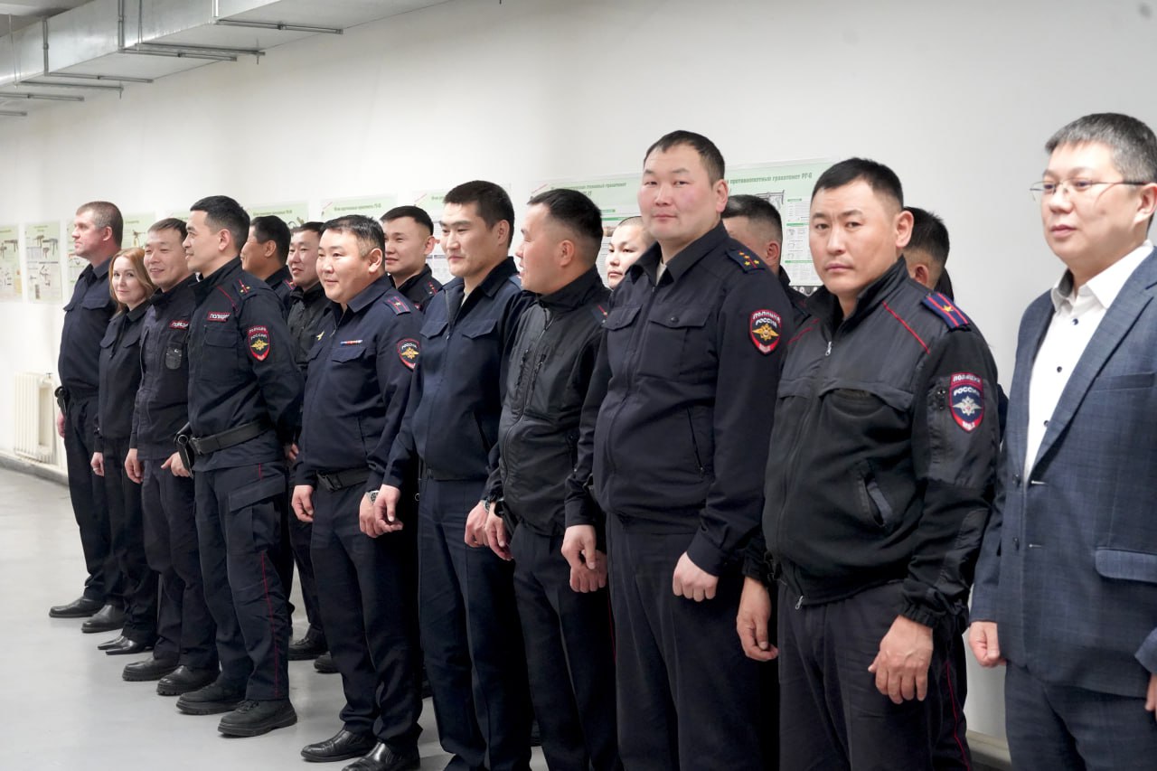 Полицейские Бурятии соревновались в стрельбе из пистолета Макарова Полицейские Бурятии соревновались в стрельбе из пистолета Макарова