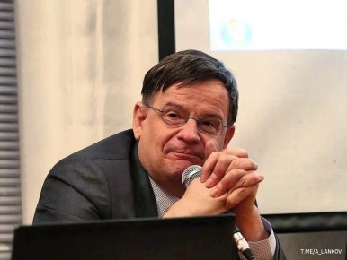 В Риге задержали российского корееведа Андрея Ланькова прямо во время лекции, сообщает портал Delfi со ссылкой на очевидцев